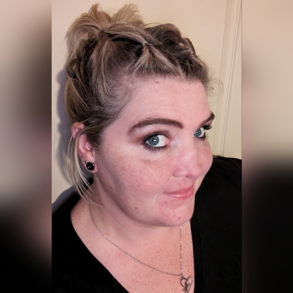 Meet your Posher, Jamie - Picture 1 of 1